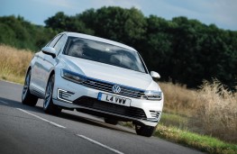 Volkswagen Passat GTE, front