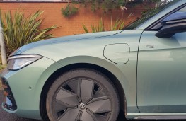 Volkswagen Passat Black Edition, 2026, wheel