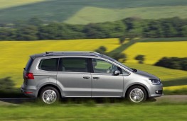 VW Sharan, side