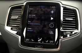 Volvo XC90 T6 2015, display screen