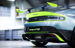 Aston Martin Vantage GT8, wing