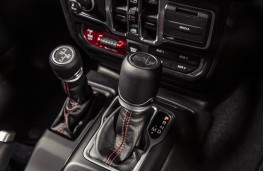 Jeep Wrangler Rubicon, 2019, gear levers