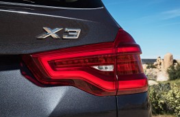 BMW X3, 2017, badge