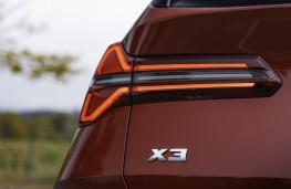 BMW X3, 2026, badge