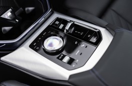 BMW X3, 2026, centre console