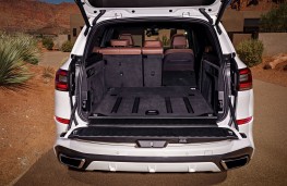 BMW X5, 2018, boot