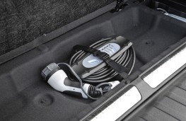 BMW X5 xDrive40e M Sport, cables