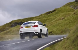 BMW X6 M50d, rear