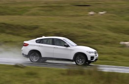 BMW X6 M50d, side