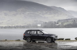 BMW X7 M50d, 2019, side