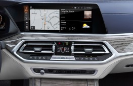 BMW X7, 2018, display screen