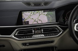 BMW X7 M50d, 2019, display screen