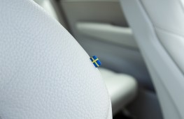 Volvo XC90, grey, front seats, Swedish flag motif