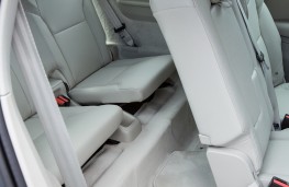 Volvo XC90, grey, rear seats, legroom