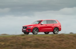 Volvo XC90 R-Design, side