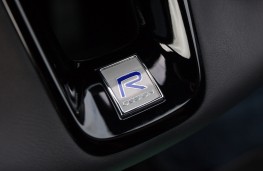 Volvo XC90 R-Design, steering wheel logo