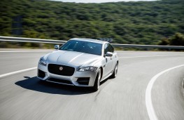 Jaguar XF, front