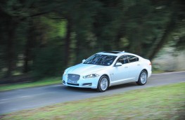 Jaguar XF 3.0 V6 S/C, front
