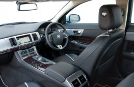 Jaguar XF, interior