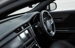 Jaguar XF, dashboard