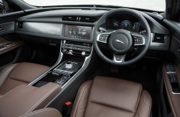 Jaguar XF, Portfolio, interior