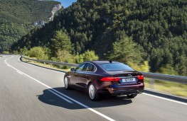 Jaguar XF, Portfolio, rear