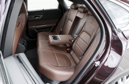 Jaguar XF, Portfolio, rear seats