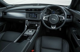 Jaguar XF, interior