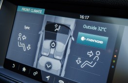Jaguar XF Sportbrake, 2017, display screen