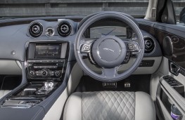 Jaguar XJ LWB Autobiography, 2016, dashboard
