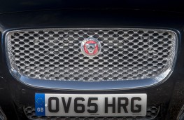 Jaguar XJ LWB Autobiography, 2016, grille