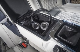 Jaguar XJ LWB Autobiography, 2016, rear seat entertainment