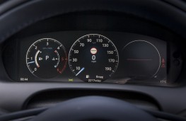 Jaguar XJ LWB Autobiography, 2016, instrument panel