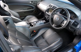 Jaguar XKR-S, interior