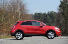 Fiat 500X, side
