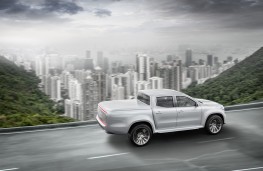 Mercedes-Benz Concept X-Class, stylish explorer, side
