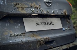 Nissan X-Trail, 2025, badge