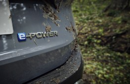 Nissan X-Trail, 2025, ePower badge