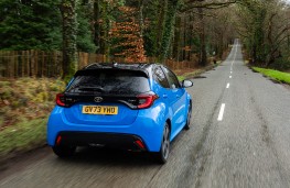 Toyota Yaris, 2026, rear, action