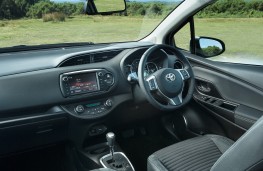 Toyota Yaris 2014, interior