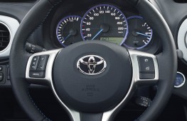 Toyota Yaris Hybrid, dashboard