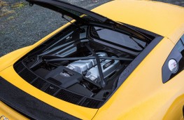 Audi R8, yellow, engine bay