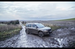 Skoda Yeti Outdoor, off road, side