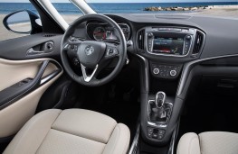Vauxhall Zafira Tourer, 2016, interior