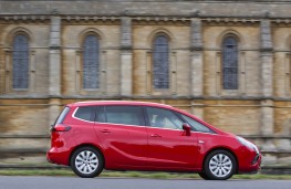 Vauxhall Zafira Tourer 1.6 CDTi, side