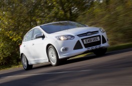 Ford Focus Zetec S, front, action