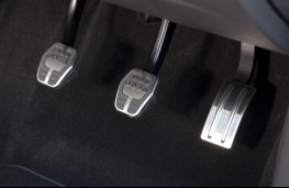 Ford Focus Zetec S, metal pedals