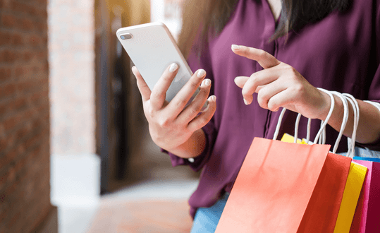 Pago con tarjeta en comercio asociado