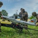 Soldaten der 4. Kompanie bereiten den Start der LUNA vor