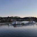 Auf der einen Uferseite Deutschland auf der anderen Österreich. Gelegen am Jochenstein bot das Kristallschiff "MS Donau" dem Gesellschaftsabend eine atemberaubende Location.